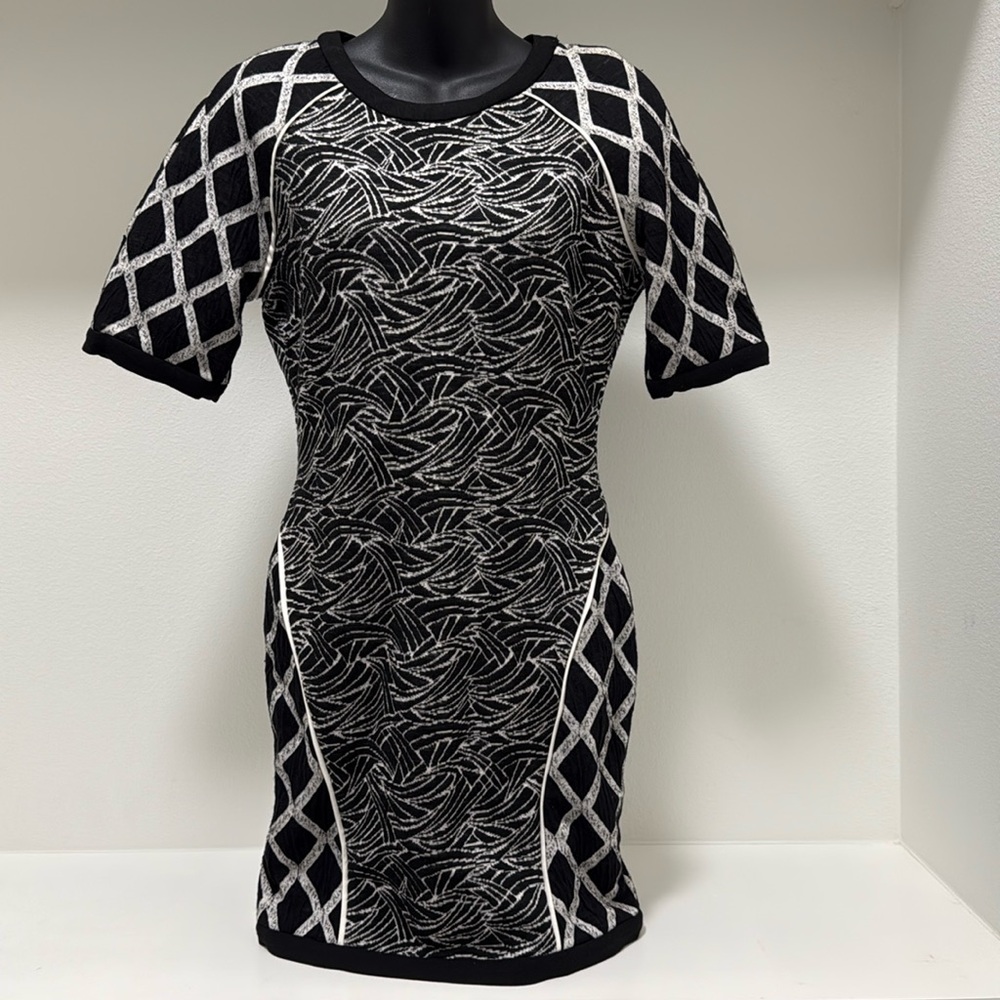 Elizabeth and James Argon Black & White Dress Wool Blend Size Medium